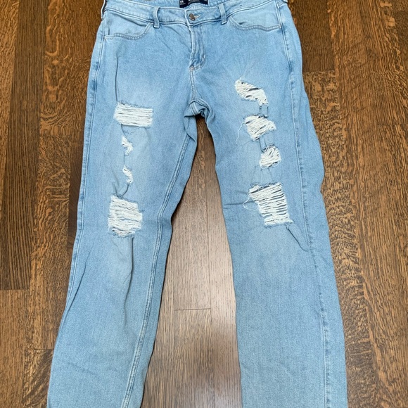 HOLLISTER Low-Rise Boyfriend Light Wash Distressed Stretch Jeans Women’s Size 32 - Picture 4 of 8